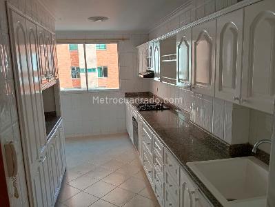 Apartamento de 3 alcobas en venta en Laureles, Medellín, 152 m² · foto 5 de 19