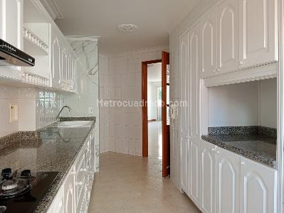 Apartamento de 3 alcobas en venta en Laureles, Medellín, 152 m² · foto 7 de 19