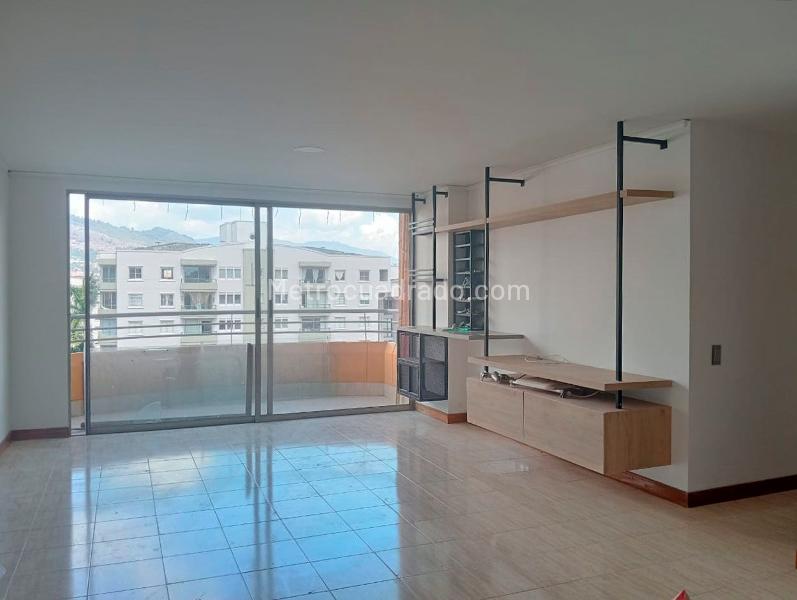 3BR Apartment with Pool in Central Laureles