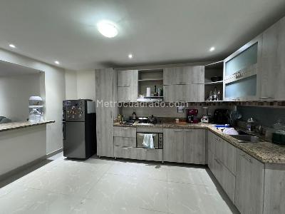 Apartamento en venta en Laureles, Medellín · foto 5 de 16