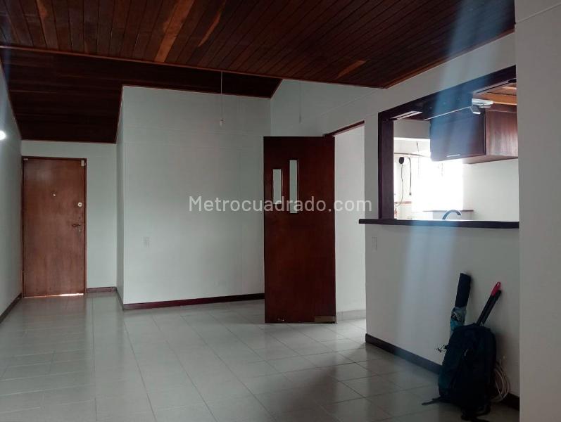 Spacious 4BR Apartment in Laureles - 3