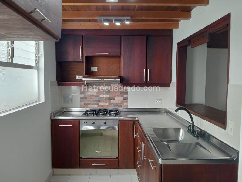 Spacious 4BR Apartment in Laureles - 4
