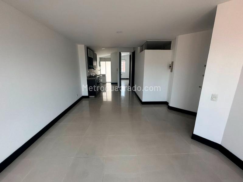 1BR Apartment with Balcony in Laureles