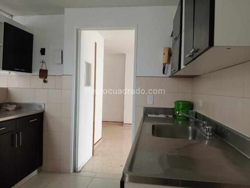 Apartamento de 3 Alcobas con Balcón en Laureles - 8
