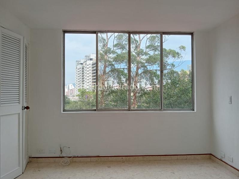 Apartamento de 3 Alcobas con Balcón en Laureles - 9