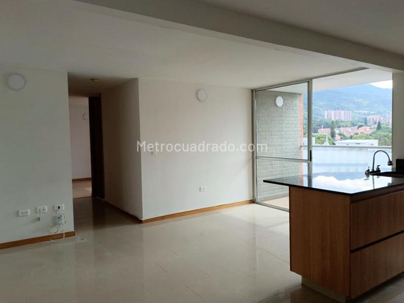 2BR Apartment with Pool and Gym in Belen