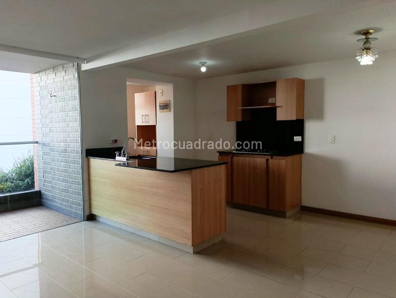2BR Apartment with Pool and Gym in Belen - 2