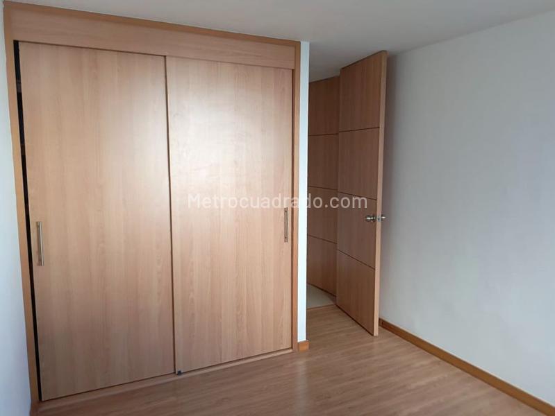 2BR Apartment with Pool and Gym in Belen - 8
