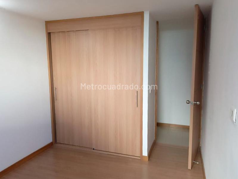 2BR Apartment with Pool and Gym in Belen - 9