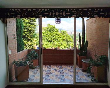 Casa de 3 alcobas en venta en Belen, Medellín, 150 m² · foto 10 de 11