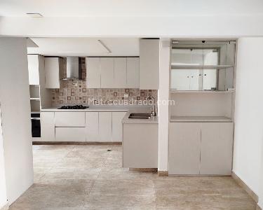 Casa de 3 alcobas en venta en Belen, Medellín, 150 m² · foto 2 de 11