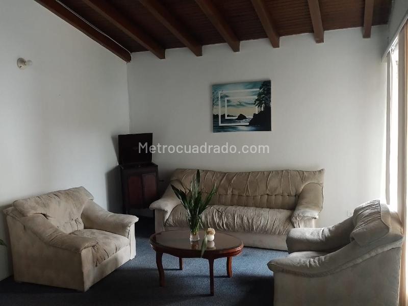 Furnished 4BR House in Laureles