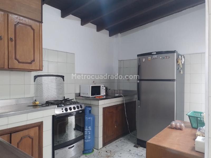 Casa Independiente Amoblada de 4 Alcobas en Laureles - 5