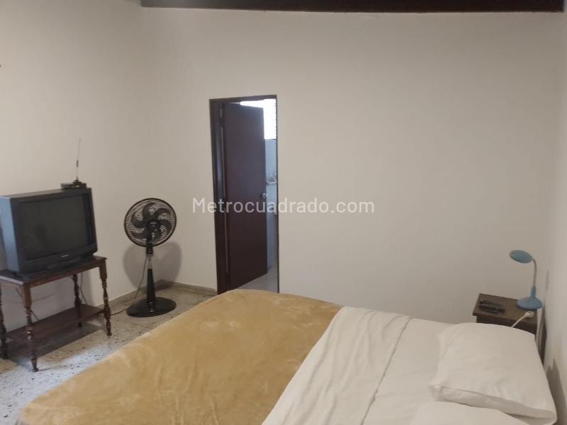 Casa Independiente Amoblada de 4 Alcobas en Laureles - 8