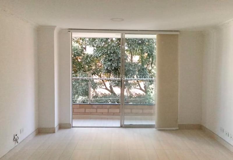 3BR Apartment for Rent in Gated Unit in Belún - 2