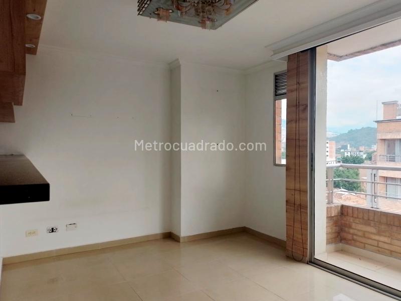 Modern 3BR Apartment with Balcony in Laureles