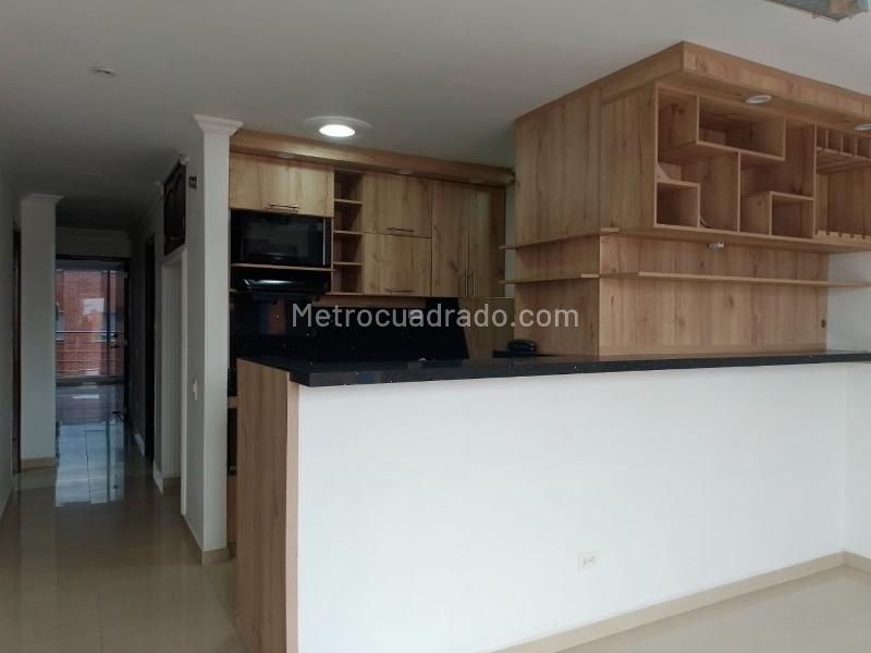 Apartamento Moderno de 3 Alcobas con Balcón en Laureles - 3