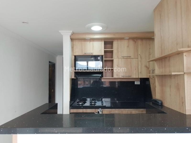 Apartamento Moderno de 3 Alcobas con Balcón en Laureles - 4
