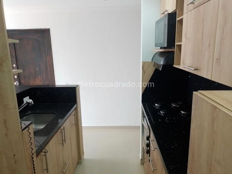 Apartamento Moderno de 3 Alcobas con Balcón en Laureles - 5