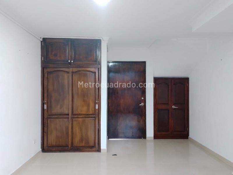 Apartamento Moderno de 3 Alcobas con Balcón en Laureles - 9