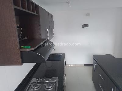 Apartamento de 3 alcobas en arriendo en Laureles, Medellín, 78 m² · foto 6 de 18