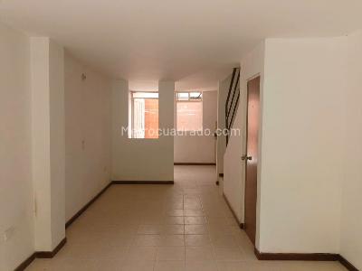 Casa de 3 alcobas en venta en Belen, Medellín, 90 m² · foto 3 de 16