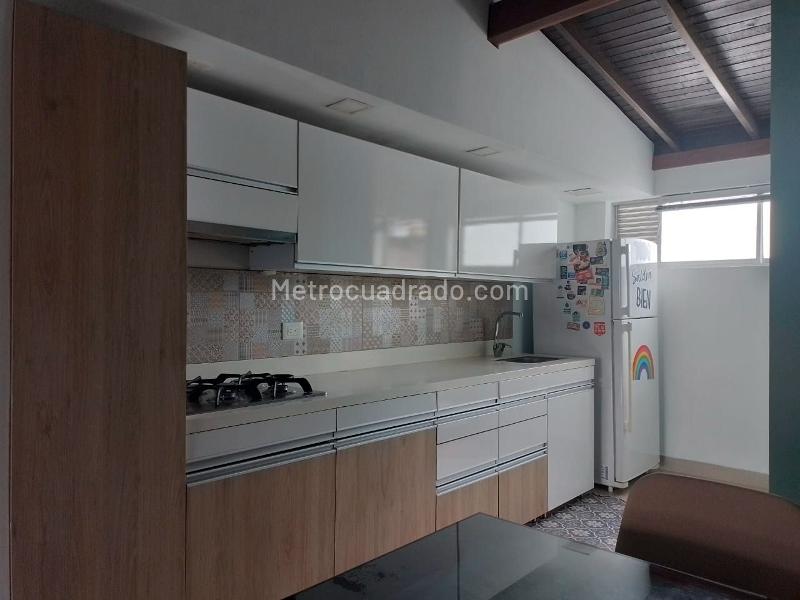 Apartamento Amoblado de 2 Alcobas en Arriendo en Laureles - 7
