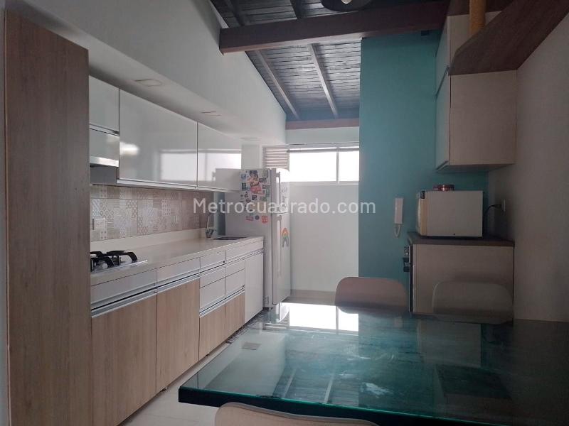 Apartamento Amoblado de 2 Alcobas en Arriendo en Laureles - 9