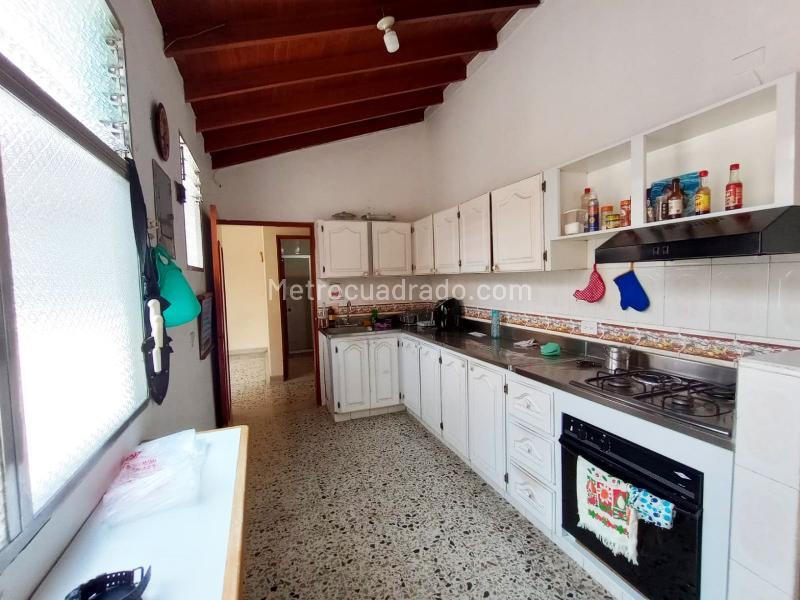 Amplio Apartamento de 4 Alcobas en Laureles - 7