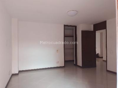Apartamento en venta en Laureles, Medellín · foto 8 de 19