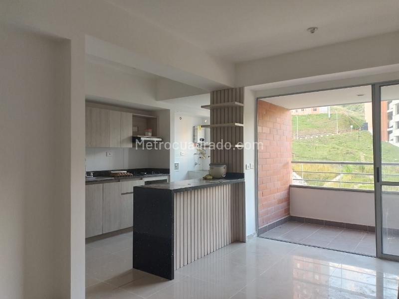 3BR Apartment for Rent in La Amúrica with Balcony & Gated Amenities - 3