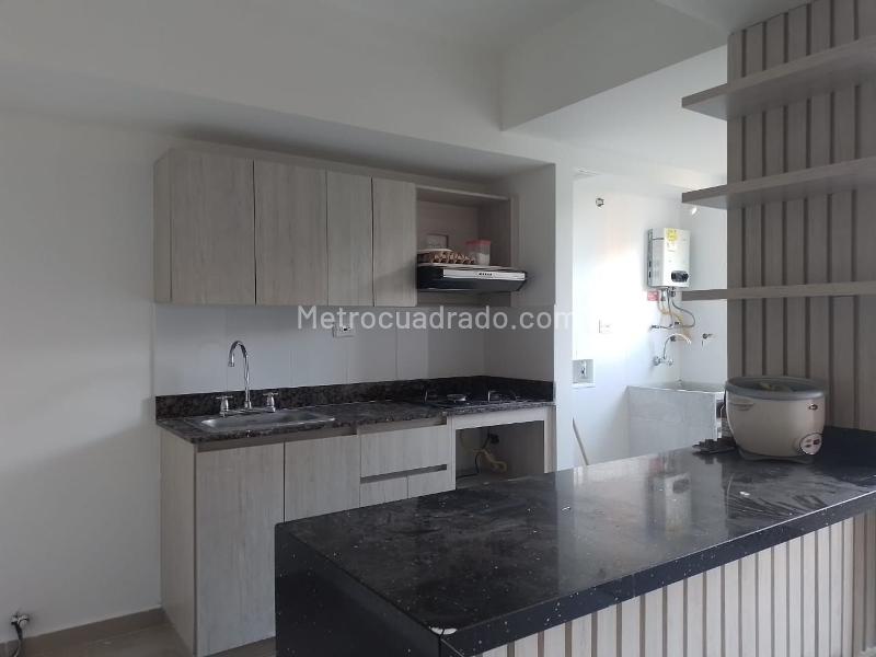 3BR Apartment for Rent in La Amúrica with Balcony & Gated Amenities - 4