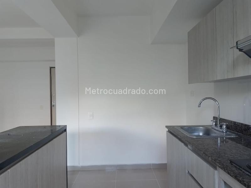 3BR Apartment for Rent in La Amúrica with Balcony & Gated Amenities - 5