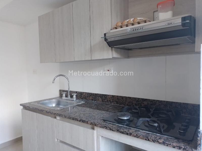 3BR Apartment for Rent in La Amúrica with Balcony & Gated Amenities - 6