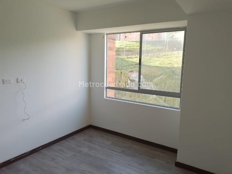 3BR Apartment for Rent in La Amúrica with Balcony & Gated Amenities - 7