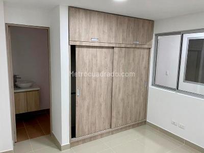 Apartamento de 3 alcobas en arriendo en Laureles, Medellín, 134 m² · foto 8 de 11