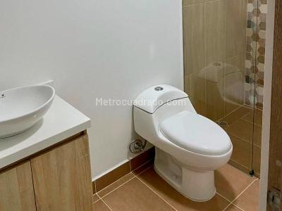 Apartamento de 3 alcobas en arriendo en Laureles, Medellín, 134 m² · foto 9 de 11