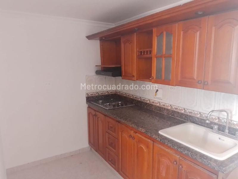Apartamento de 3 Alcobas en Laureles, cerca a todo - 4