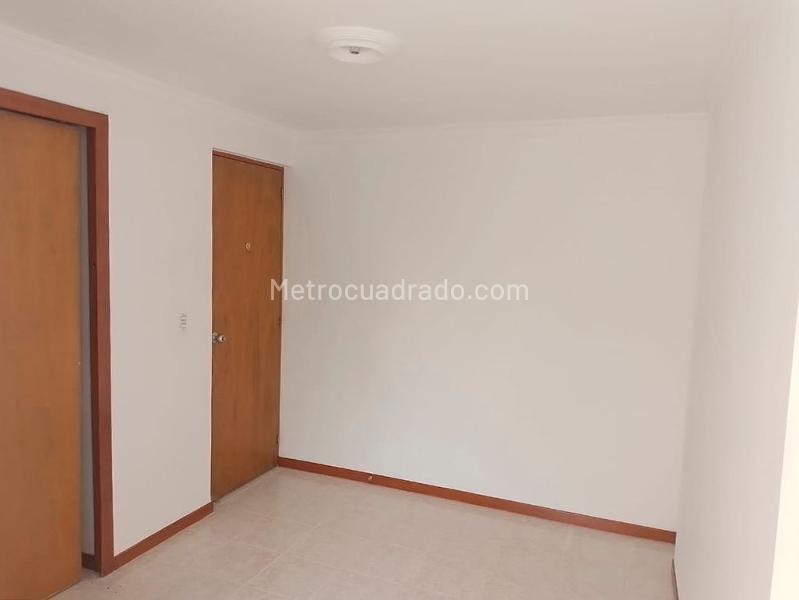 Apartamento de 3 Alcobas en Laureles, cerca a todo - 8