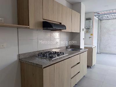 Apartamento en arriendo en Belen, Medellín · foto 4 de 14