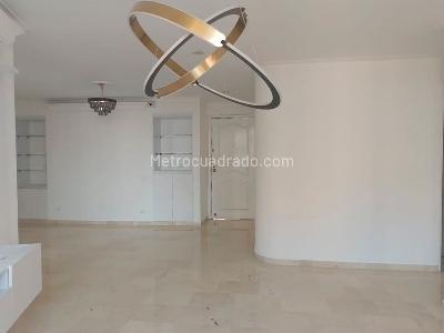 Apartamento de 4 alcobas en venta en Laureles, Medellín, 150 m² · foto 2 de 18