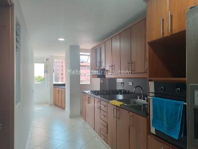 Apartamento en venta en Laureles, Medellín · foto 3 de 18