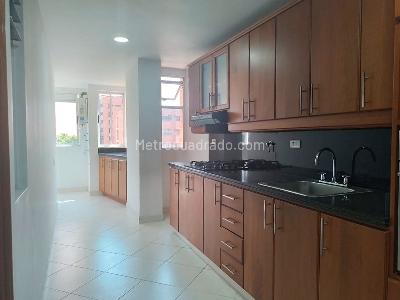 Apartamento en venta en Laureles, Medellín · foto 4 de 18