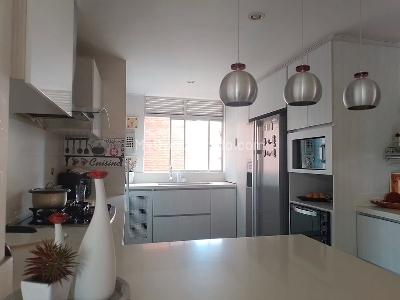 Apartamento en venta en Laureles, Medellín · foto 11 de 17