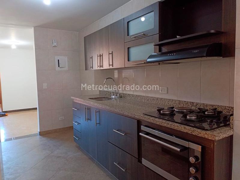 Spacious 3BR Apartment in Laureles Near Transport - 5