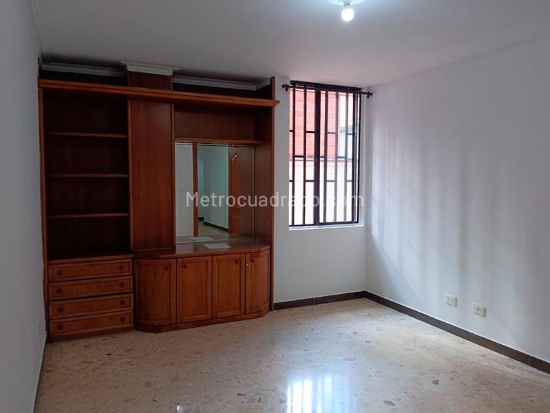 Spacious 3BR Apartment in Laureles Near Transport - 7