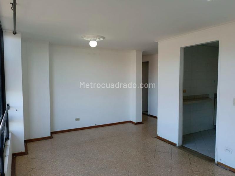 2BR Apartment for Rent in Laureles with Study - 4