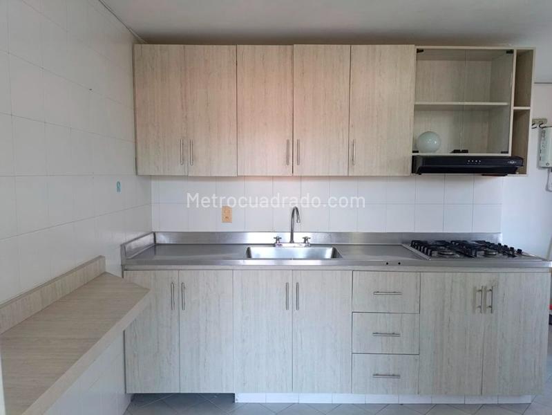 2BR Apartment for Rent in Laureles with Study - 6