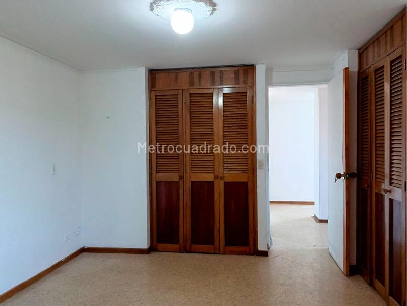 2BR Apartment for Rent in Laureles with Study - 9