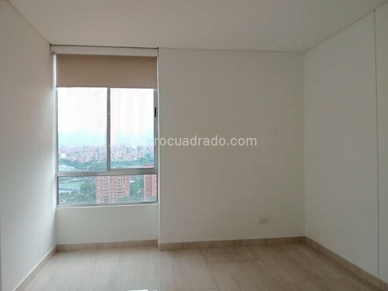 3BR Apartment with Balcony and Amenities in Laureles - 9